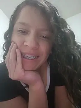 angelplu online show from April 30, 2026, 10:36 pm