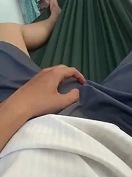 Snapshot of thichgaidambu chatting on April 16, 2026, 6:14 am thichgaidambu online show from April 16, 2026, 6:14 am