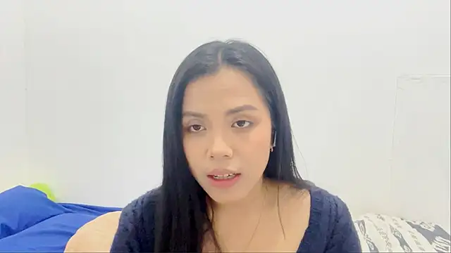 LiliyanaS online show from May 22, 2026, 6:11 am