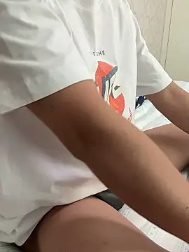 xezie online show from April 11, 2026, 8:51 am