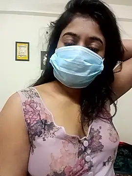 dearmona00 online show from May 11, 2026, 6:27 pm