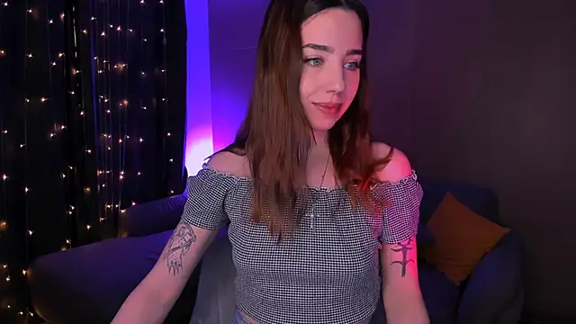 Snapshot of CharliGrace_ chatting on April 14, 2026, 8:19 am CharliGrace online show from April 14, 2026, 8:19 am