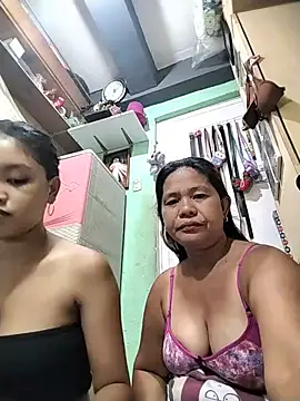 FILIPINAPUSSYPINAY online show from May 25, 2026, 1:32 pm