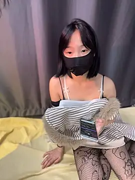 YouYou-999 online show from April 12, 2026, 7:06 pm