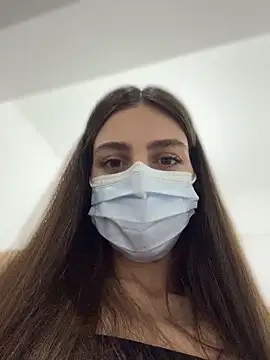 Snapshot of _Mia_L_ chatting on April 10, 2026, 5:20 pm Mia L online show from April 10, 2026, 5:20 pm