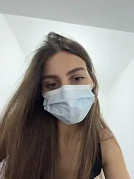 Snapshot of _Mia_L_ chatting on April 12, 2026, 9:18 pm Mia L online show from April 12, 2026, 9:18 pm