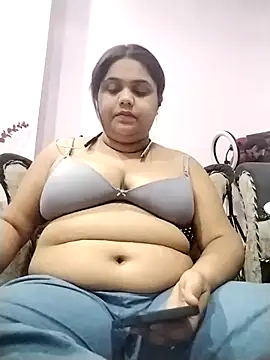 hotsilk21 online show from May 25, 2026, 7:23 pm