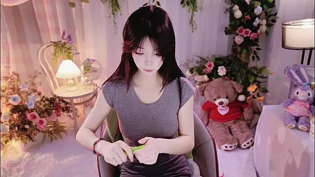 Zoe-001 online show from July 5, 2026, 2:57 pm