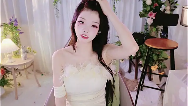 Zoe-001 online show from July 10, 2026, 3:23 pm