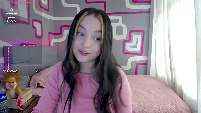 vero doll12 online show from April 21, 2026, 1:39 pm