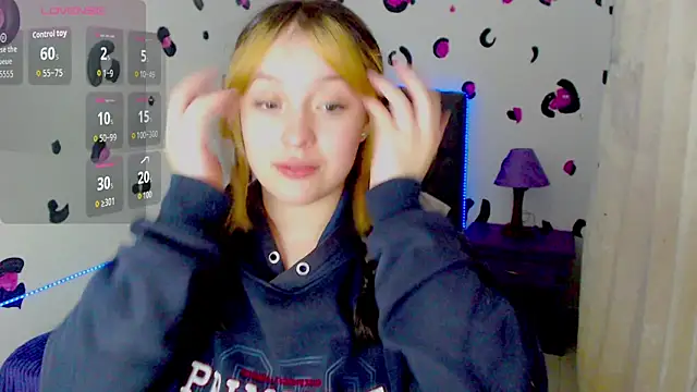 vero doll12 online show from May 19, 2026, 1:51 pm