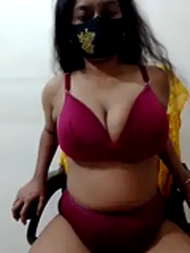 black-woman online show from April 12, 2026, 4:21 pm