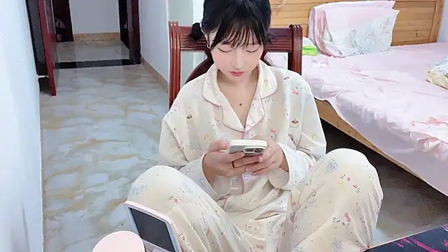 Kaixin-baobao online show from April 18, 2026, 10:50 am