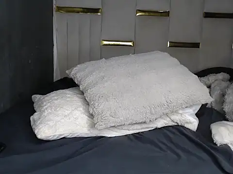 CreamyPussy95 online show from April 10, 2026, 8:16 pm