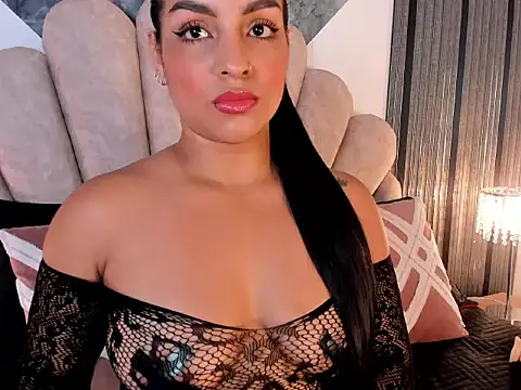 Snapshot of LongHair_Queen chatting on May 22, 2026, 1:09 pm LongHair Queen online show from May 22, 2026, 1:09 pm