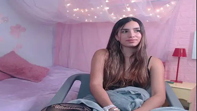 AmaraSaint online show from June 6, 2026, 11:32 pm