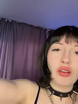 virusDoll online show from May 28, 2026, 2:23 pm
