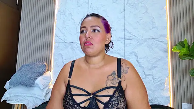 Snapshot of Nina_Savage chatting on May 1, 2026, 3:00 am Nina Savage online show from May 1, 2026, 3:00 am