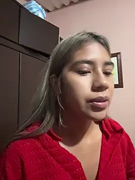 Snapshot of Kimmiebellarie chatting on April 18, 2026, 11:38 pm Kimmiebellarie online show from April 18, 2026, 11:38 pm
