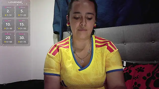 Estefany-magic online show from June 18, 2026, 2:32 am