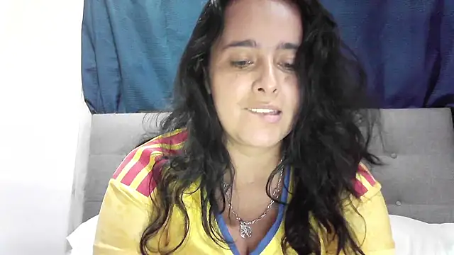 Estefany-magic online show from July 4, 2026, 3:57 am