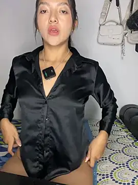 Catalina222 online show from May 19, 2026, 8:38 pm