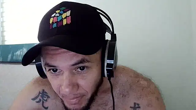 Snapshot of andrew_1520 chatting on April 16, 2026, 12:50 pm andrew 1520 online show from April 16, 2026, 12:50 pm