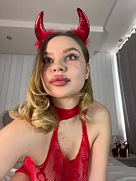 BabeVibesXXX online show from May 11, 2026, 6:26 am