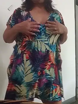 PienCanela online show from July 17, 2026, 6:49 pm