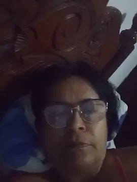 PienCanela online show from June 14, 2026, 4:14 am
