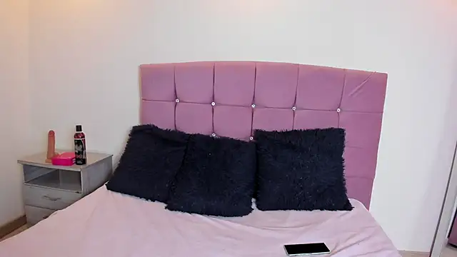 Flor pink online show from April 22, 2026, 4:08 am