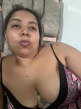 Snapshot of Ninibella chatting on July 8, 2026, 9:48 pm Ninibella online show from July 8, 2026, 9:48 pm