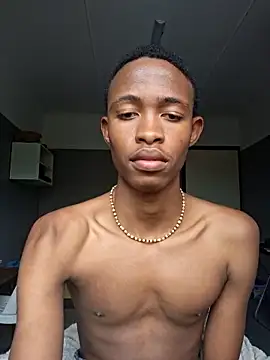 youngAndReckles online show from June 16, 2026, 11:21 am