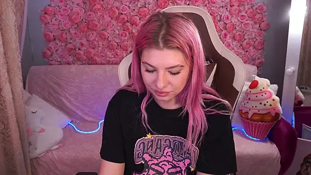 PinkyTrix online show from May 30, 2026, 12:44 pm