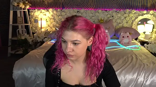PinkyTrix online show from May 5, 2026, 12:52 pm