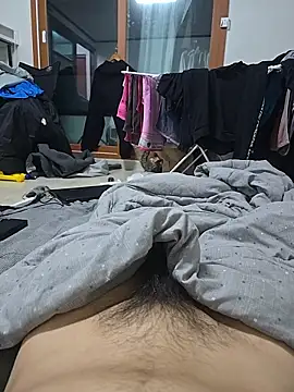 uju8251 online show from April 12, 2026, 11:35 am