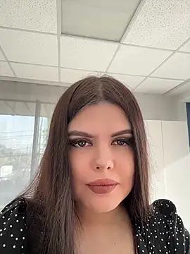 AmeliaBronze online show from May 4, 2026, 1:53 am