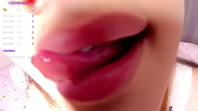 VivaLaDiva online show from April 14, 2026, 2:55 pm