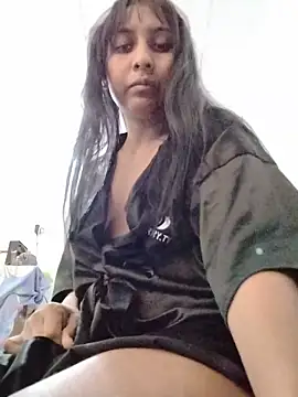 MELIZ QUEEN online show from June 7, 2026, 6:57 pm