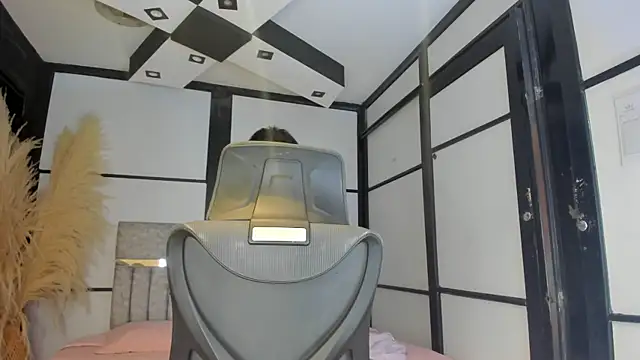 DeboraCopper  online show from April 14, 2026, 12:37 am