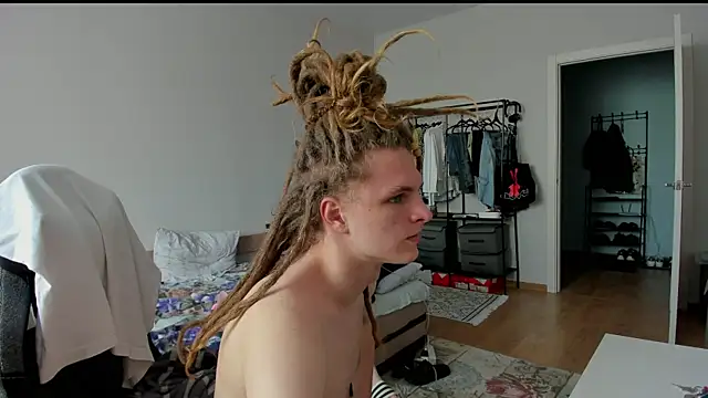 SurfSexCouple1 online show from April 13, 2026, 1:04 pm