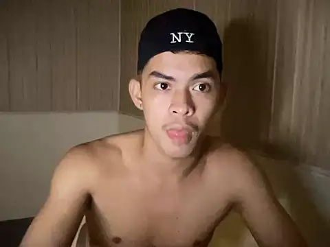 yourhotasian jhonpol16 online show from June 13, 2026, 6:17 pm