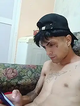 CubaxxxPeneGrande online show from May 3, 2026, 1:22 am