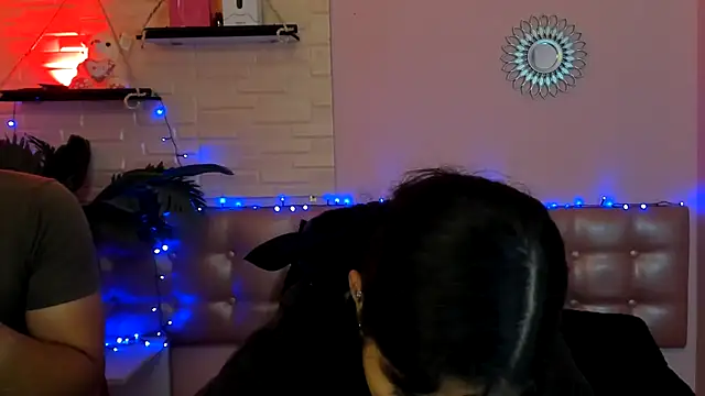 Snapshot of Aronandmoli69 chatting on May 12, 2026, 12:33 pm Aronandmoli69 online show from May 12, 2026, 12:33 pm