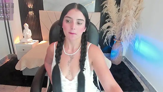 Snapshot of DOMINIKA_LOVY chatting on May 28, 2026, 6:58 pm DOMINIKA LOVY online show from May 28, 2026, 6:58 pm