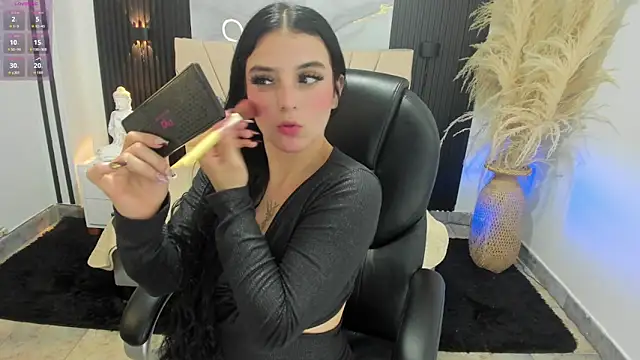 Snapshot of DOMINIKA_LOVY chatting on May 25, 2026, 7:56 pm DOMINIKA LOVY online show from May 25, 2026, 7:56 pm