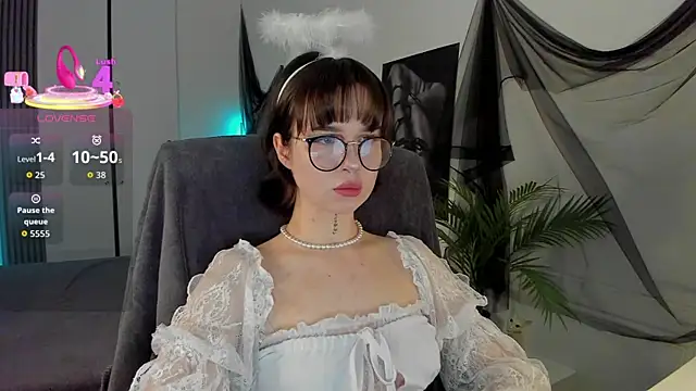RisoSweet online show from May 26, 2026, 8:29 pm
