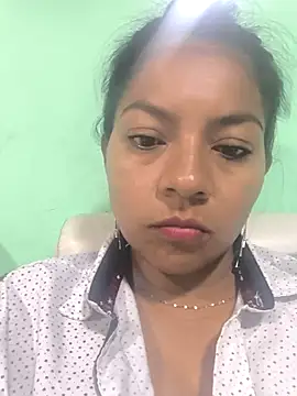 Snapshot of Tamaraxxx_hot chatting on April 27, 2026, 5:16 am Tamaraxxx hot online show from April 27, 2026, 5:16 am