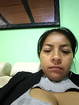 Snapshot of Tamaraxxx_hot chatting on May 4, 2026, 2:15 am Tamaraxxx hot online show from May 4, 2026, 2:15 am