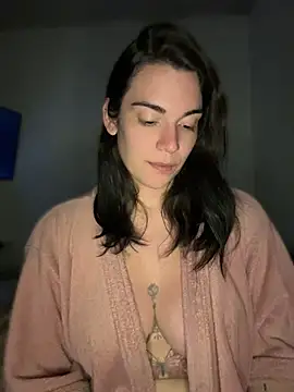 alicemeb online show from June 17, 2026, 11:36 pm